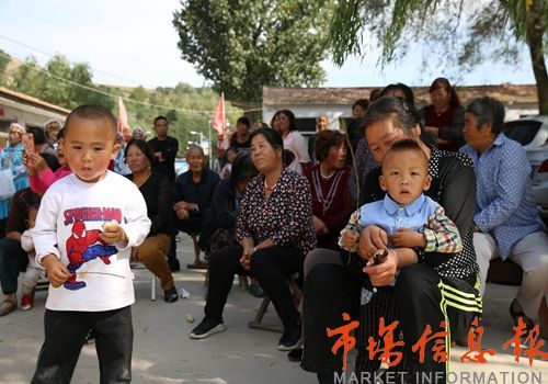 盂县喜迎十九大 歌舞下乡后川村